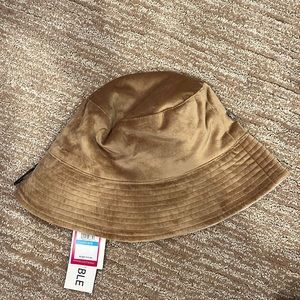 Vince Camuto bucket hat